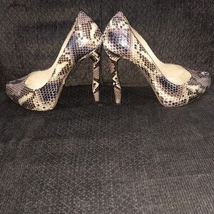 EUC Nicholas Kirkwood Snakeskin Pumps